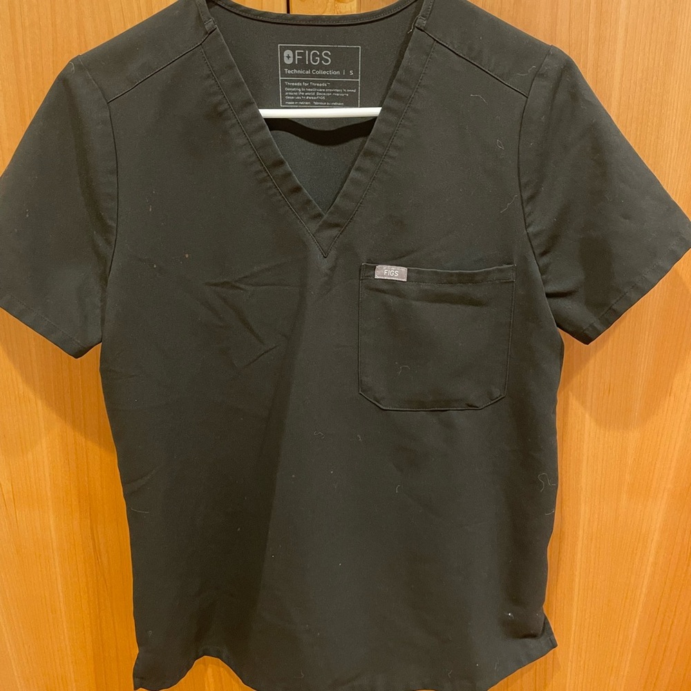 Black Figs scrub set